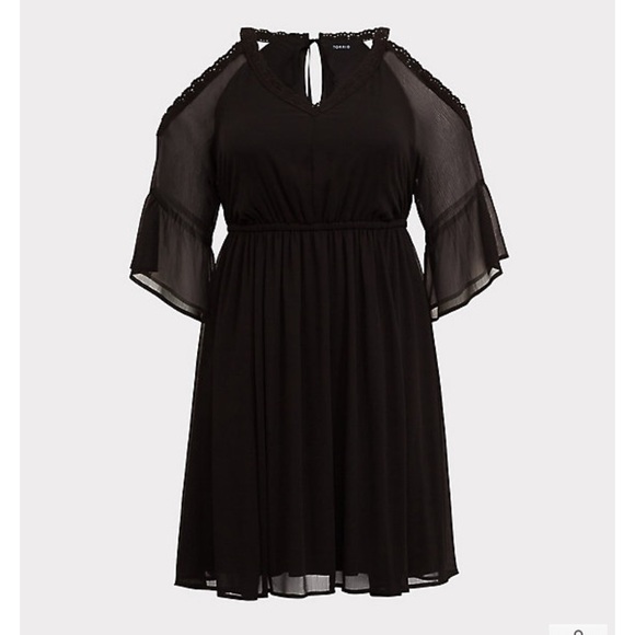 Torrid Size 1 Black Chiffon Cold Shoulder Skater Dress NWT - Picture 4 of 6